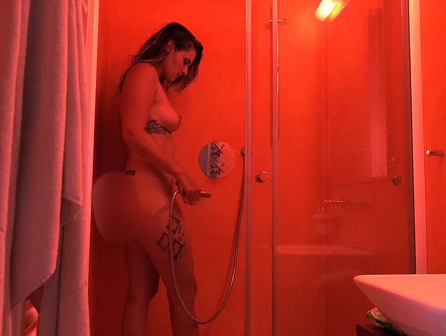 Download: Melina-May - Geil unter der Dusche mit dem wissen es gibt gleich heftig