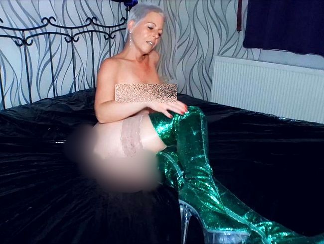 Download: MelissaDeluxe - Nach der Party ist die Fotze geil