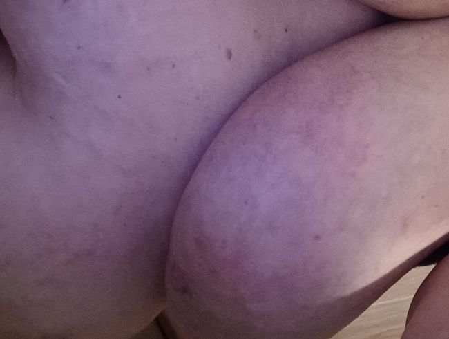 Download: Mellegirl35 - Titten massieren