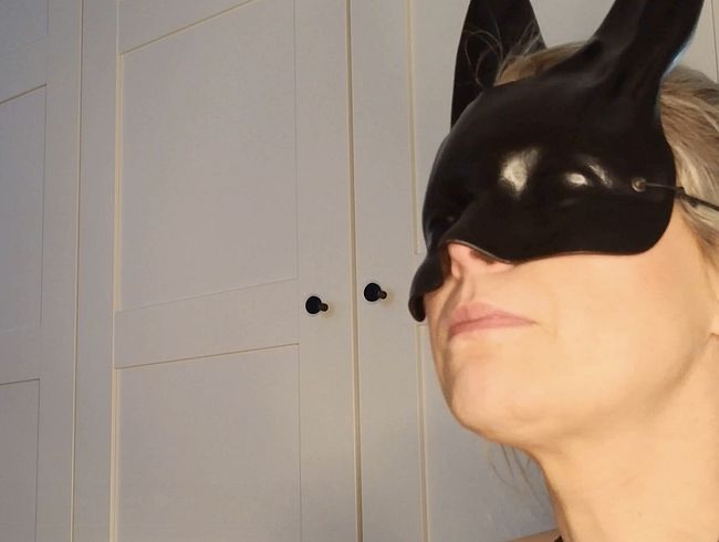 Download: MiaHase - Blowjob Kehlenfick Hase mit Maske...ich sehe nichts...