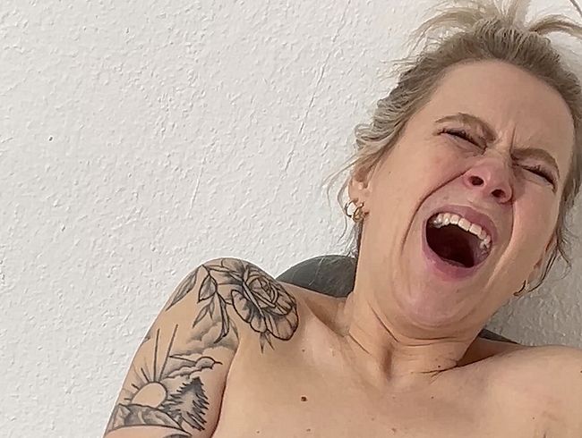 Download: MiaHase - Selbst ist die Mia mit Ihrem Vibrator. I love it...