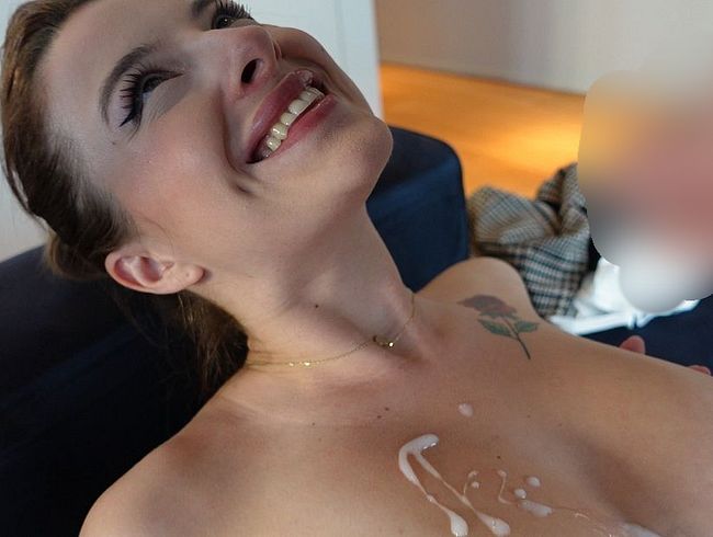 Download: MiaMinou - Besonderes Highlight! Versaute Rezeptionistin! Damit hat er jetzt nicht gerechnet!