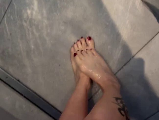 Download: Mia_Cole_only - Füße verwöhnen unter der Dusche