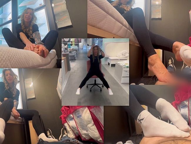 Download: Mia_Engel_Official - B.i.T.c.H.Y Footjob Im Möbelhaus zwischen Matratzen & Kassenbereich