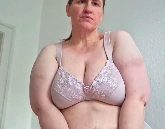 Download: Miamolly06 - Ich präsentiere meine großen Dinger.