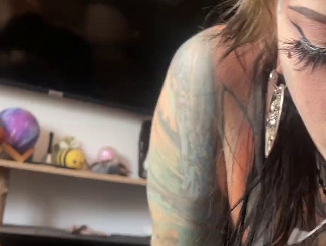 Download: Micky-Bottenberg - Goth Schlampe will dein Sperma!