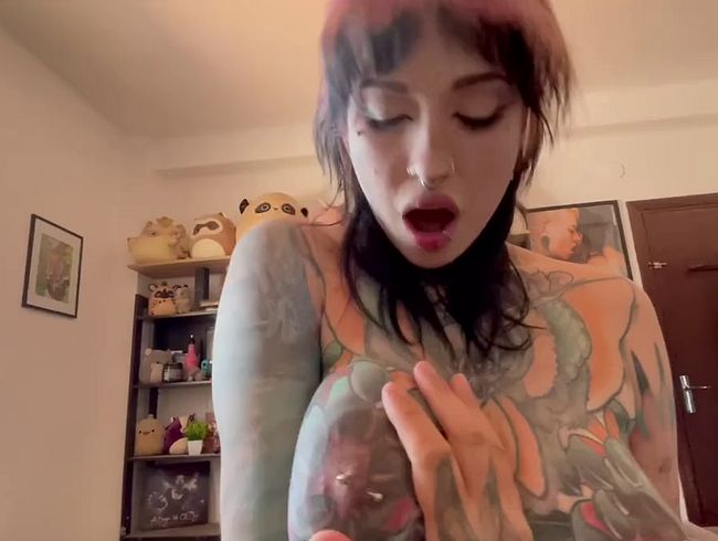 Download: Micky-Bottenberg - Ich reite dich wild! Goth Schlampe will gefüllt werden!