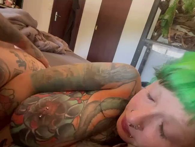 Download: Micky-Bottenberg - Heißer Fick in Missionar, tiefer Blowjob & wildes Reiten bis zum Creampie