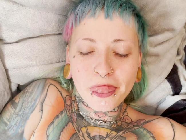 Download: Micky-Bottenberg - Gesichtsbesamung EXTREM! Ins Gesicht gewichst!
