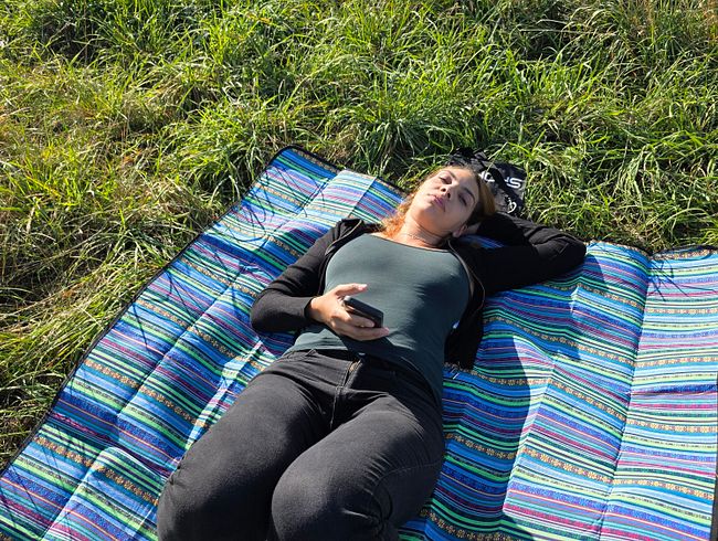 Download: Mila-Hase - SOMMER – SONNE – FICKEN! Heißes Outdoor-Video voller Lust, Spontanität und Leidenschaft!