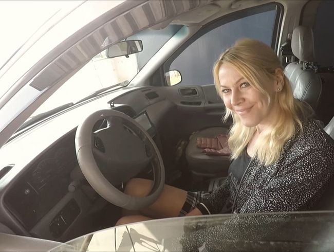 Download: Miley-Weasel - Geiler Arschfick für den Typen aus der Waschstrasse !!