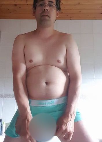 Download: Milove83 - Geil in Unterhose und zerrissen ich hoffe es gefällt