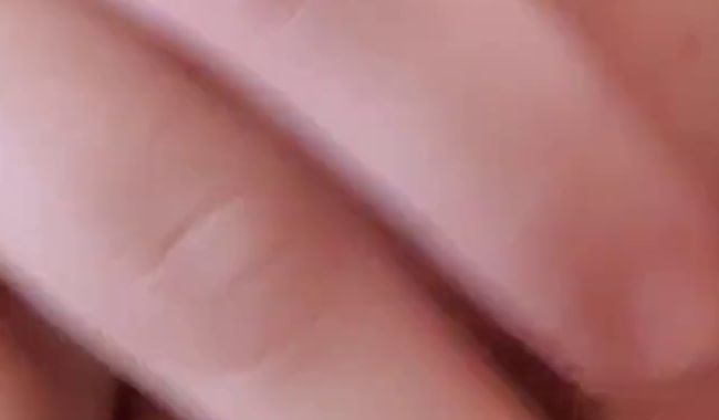 Download: Miri290 - Enge nasse Pussy möchte ausgepackt werden...