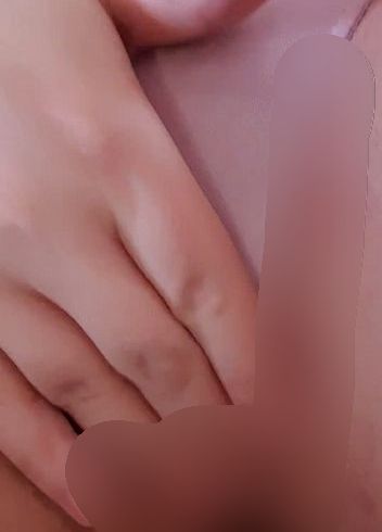 Download: Miri290 - Enge nasse Pussy möchte ausgepackt werden...