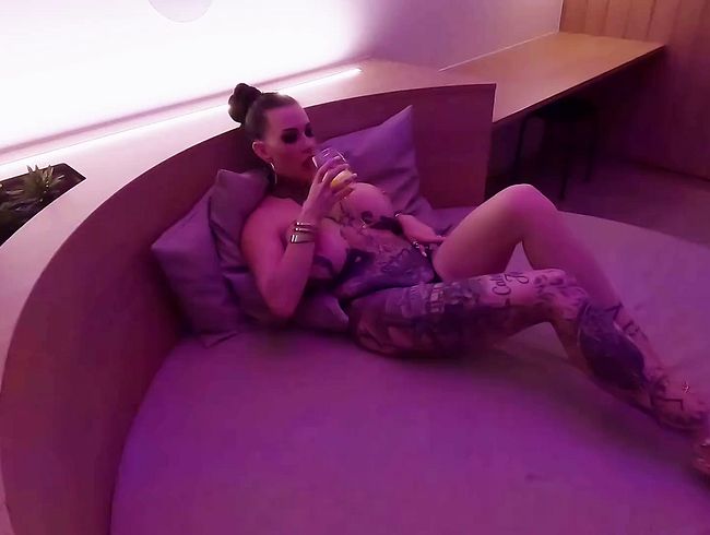Download: MissAlessaMilano - Videoüberwachung im Strip Club