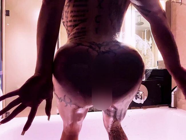 Download: MissAlessaMilano - Heißes Pornostar-Model braucht einer Ölmassage mit ganze Körper zu entspannen