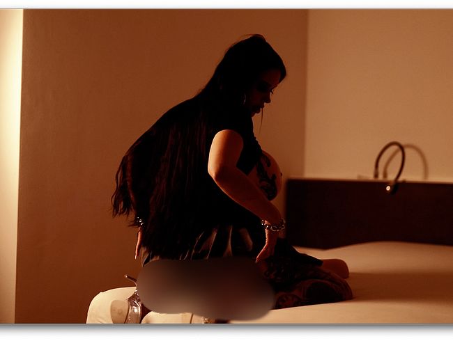 Download: MissAlessaMilano - Sexpuppe ist Champion.  (kein Ton)