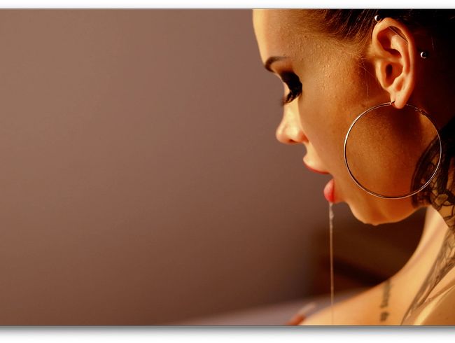Download: MissAlessaMilano - Alessa Milano fordert dich auf (ohne Ton)