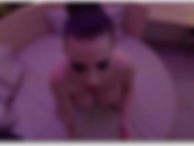 Download: MissAlessaMilano - Stiefmutter blasen stiefsohn Schwanz