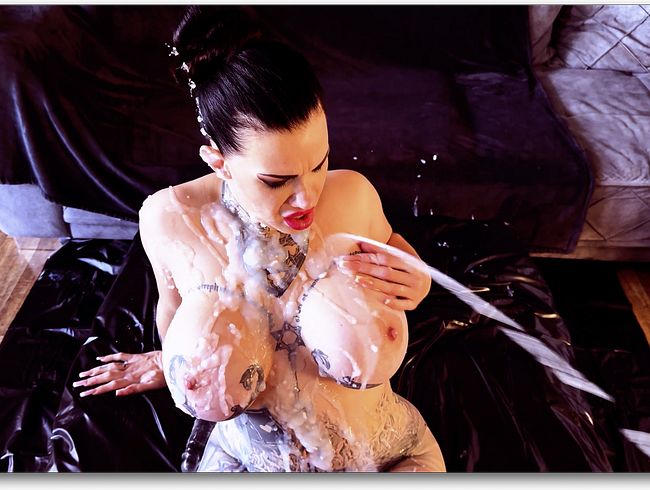 Download: MissAlessaMilano - 3. Adventskalender 2025