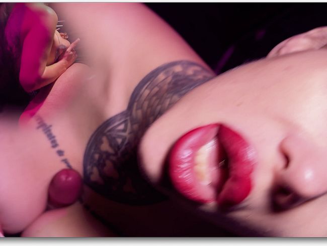 Download: MissAlessaMilano - 17. Adventskalender 2025 - Deepthroat Weihnachtsmann