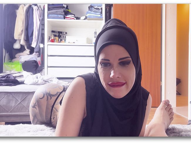 Download: MissAlessaMilano - Verhüllt & wild – sie zeigt dir, was unter dem Hijab steckt
