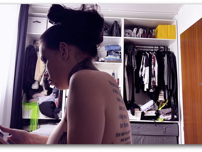 Download: MissAlessaMilano - Deep Blowjob mit Handyaufnahme