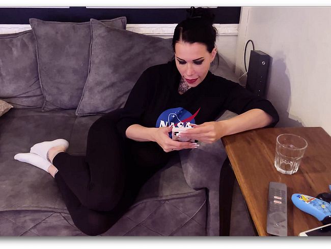 Download: MissAlessaMilano - Gute Nacht, Schatz Blowjobs statt Küssen