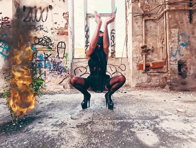 Download: MissLilithD - Der Gesichts-Dildo