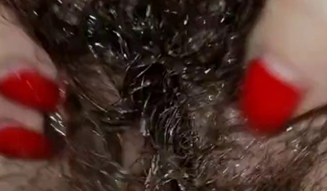 Download: MissNaturPur - Nach dem Duschen kommt mir immer das pissen