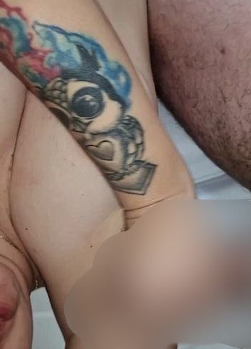 Download: MissNaturPur - Anblasen, Titten-Achsel Spermadusche und fingern? OK!