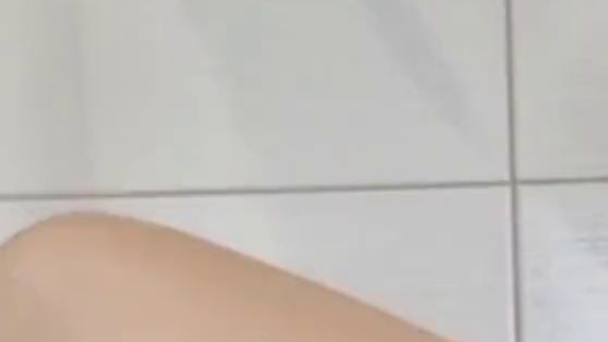 Download: MissNaturPur - In den Mund gepisst und Pissmöse lecken