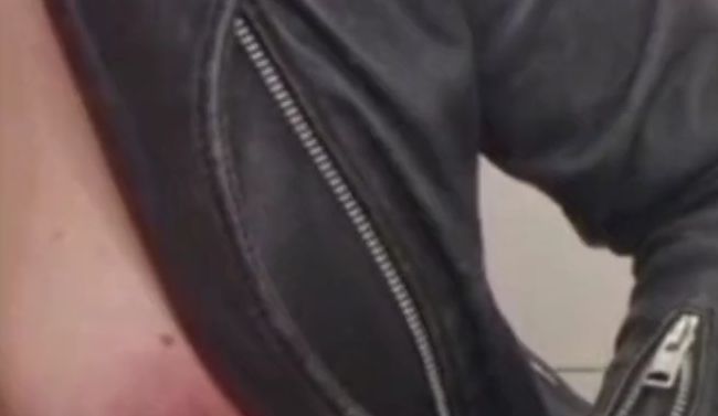 Download: MissNaturPur - Muschibefriedigung und pinkeln