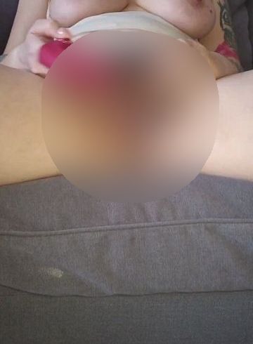 Download: MissNaturPur - Sehr schleimige, geile Möse wird befriedigt
