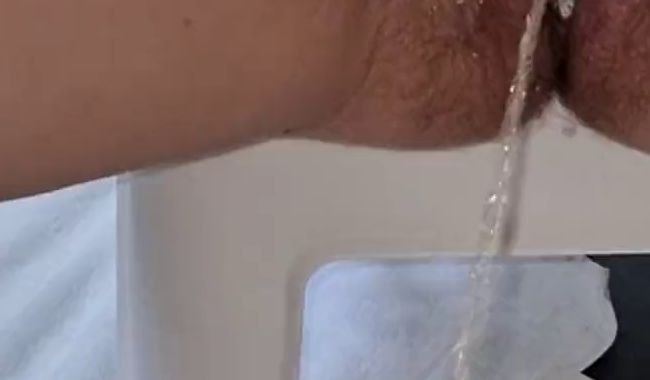Download: MissNaturPur - Ungewaschen beim Entleeren