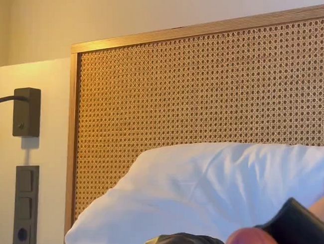 Download: MissNicole - Dein Schwanz muss bestraft werden! Herrin Nicole schlägt deine Eichel weich! Schmerztherapie!