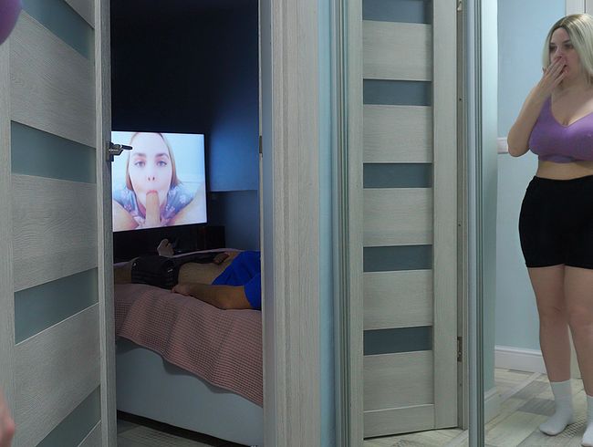 Download: Miss_Fantasy - Stieftochter mit großen Titten spioniert Stiefvater aus