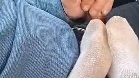 Download: Missmy690 - Schwanz mit meinen Füßen massiert