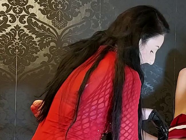 Download: Misstress-Luciana - Anal Check für Miss Santa Claus