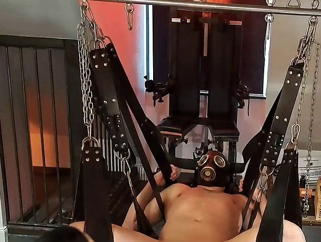 Download: Misstress-Luciana - Gefickt in der Sling