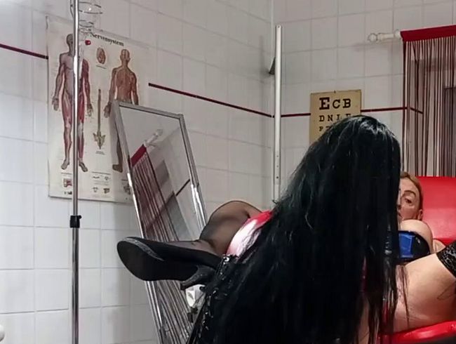 Download: Misstress-Luciana - Deep Fisting for the Slave