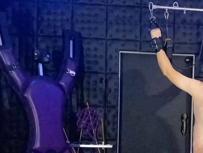 Download: Misstress-Luciana - Sklave, rate welche Peitsche die Herrin benutzt 1