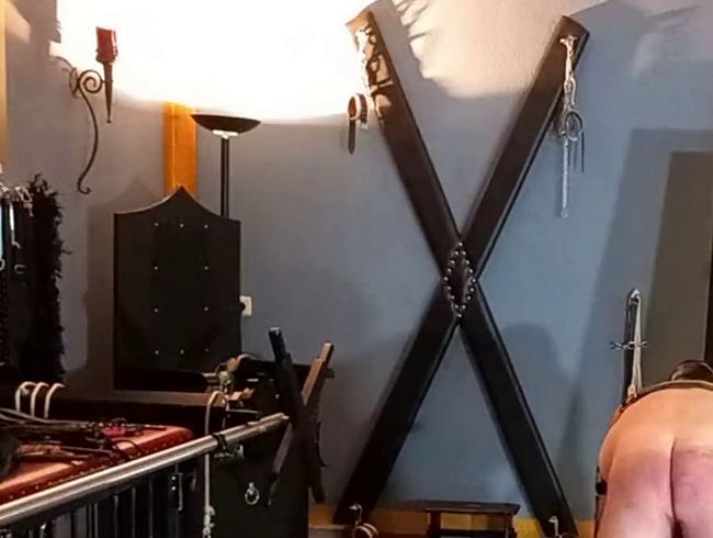 Download: Misstress-Luciana - Abstrafung mit 100 Peitschenhieben