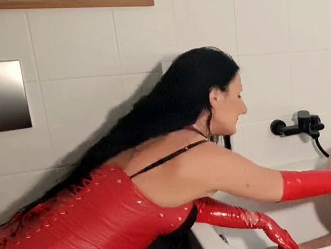Download: Misstress-Luciana - Meine roten Latexhände stecken tief in deinem Arschloch