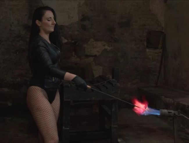 Download: Misstress-Luciana - Branding von der Herrin