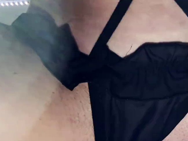 Download: Mister-Diamond - Auf der Couch hart gefickt in Nylons