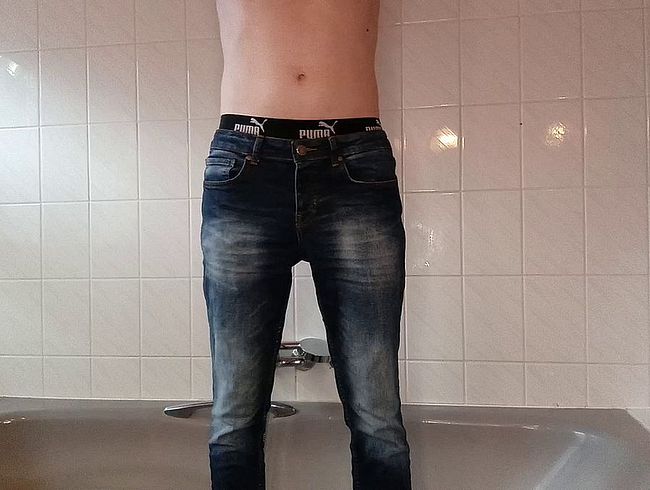 Download: Mister_Mind - Wunschvideo - Ich piss mir in meine Jeans