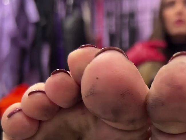 Download: Mistress_Priest - Du musst meine schmutzigen Füße anbeten