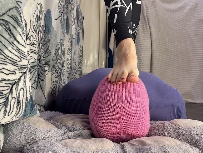 Download: Mistress_Priest - Laufsteg-Trampling