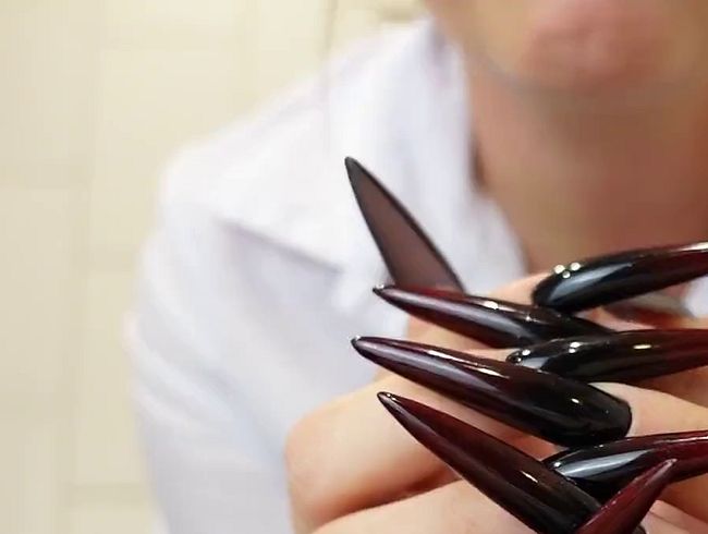 Download: Mistress_Priest - Krankenschwestern lange Nägel joi